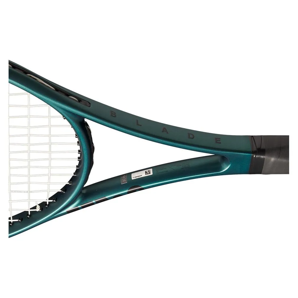 Blade 104 v9.0 Demo Tennis Racquet