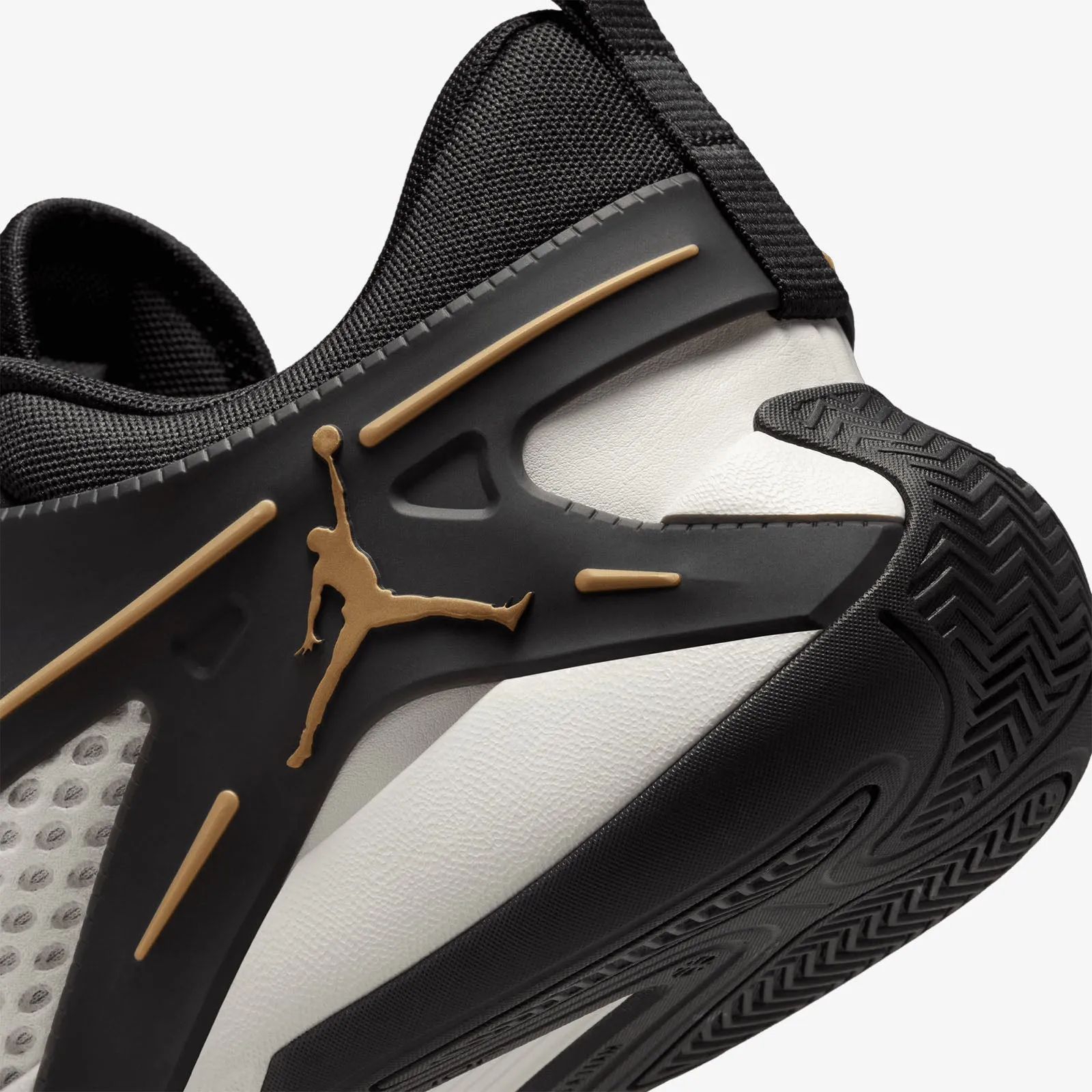 Jordan Heir - Black/Metallic Gold/Sail