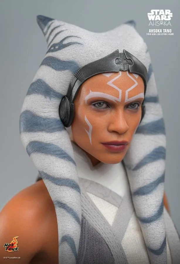 Star Wars: Ahsoka (TV) - Ahsoka Tano 1:6 Scale Collectable Figure Hot Toy