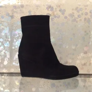 STUART WEITZMAN Suede Platform Ankle Boots